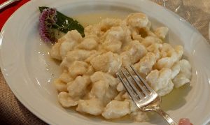 Festa d'estate a Parlati di Recoaro, specialità gnocchi con la fioretta fatti come una volta