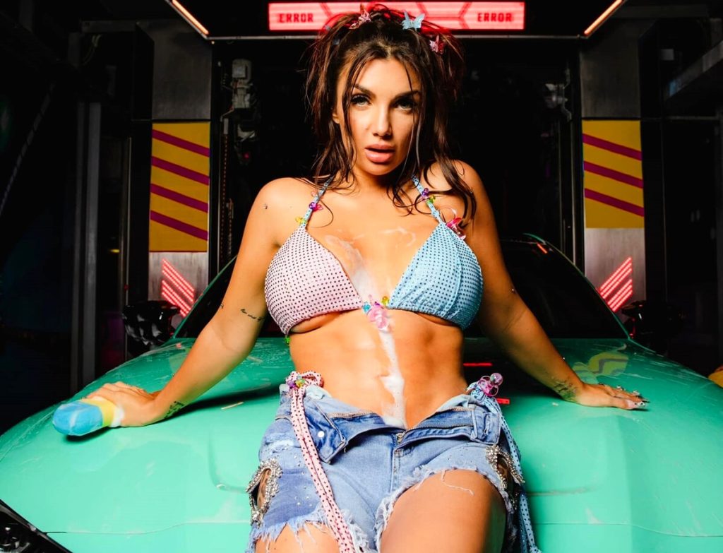 Arriva Elettra Lamborghini con il suo sexy reggaeton ad Asiago