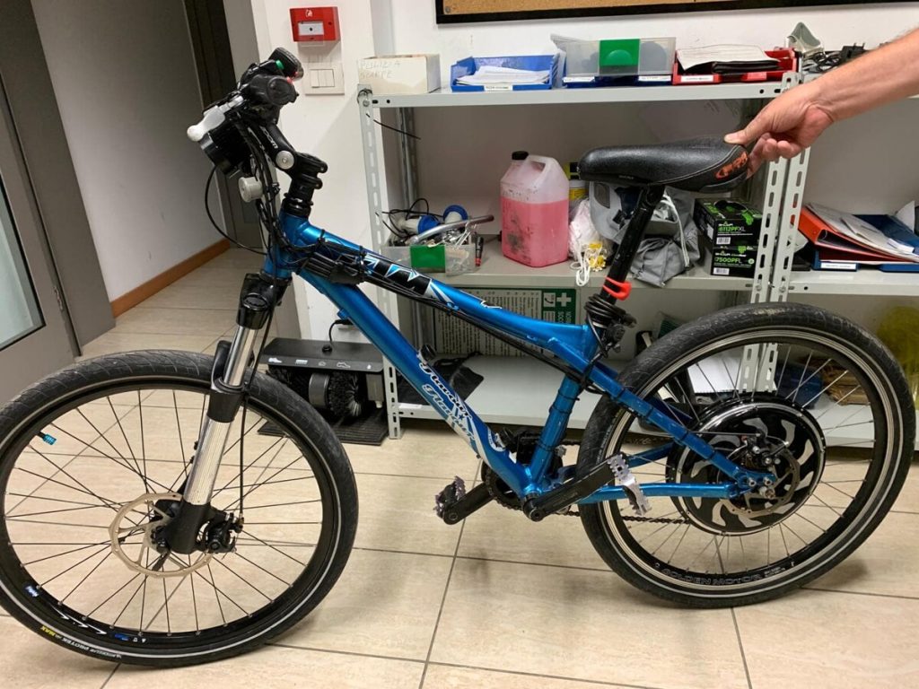 Riconosce la bici rubatagli 4 anni prima, denunciato un 20enne per ricettazione
