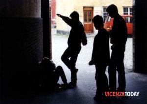 Rapina in centro, il "capo" della baby gang finisce in comunità
