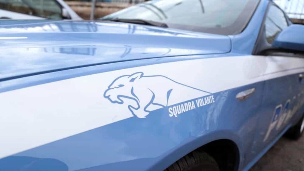 Aggredisce la moglie nonostante il divieto di avvicinamento, arrestato 49enne