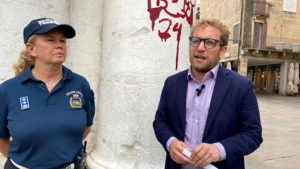 Scritte sulla Basilica, Polizia locale sulle tracce dei due responsabili