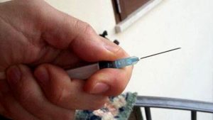 Rapinò una farmacia con una siringa sporca di sangue, in carcere un 49enne