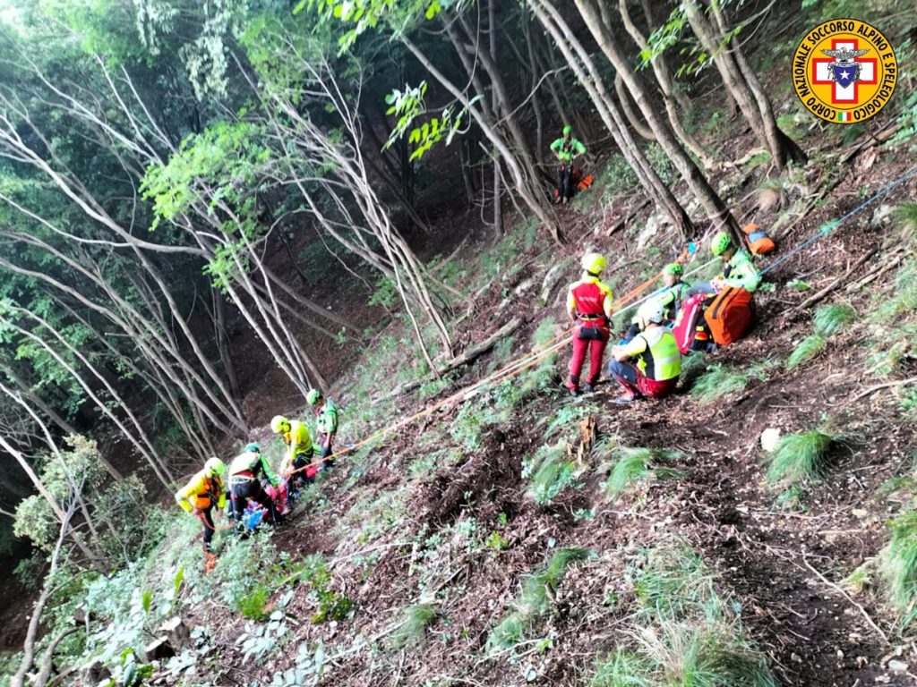 Scivola lungo il sentiero, recuperato dal Soccorso alpino