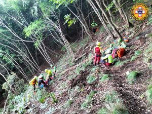 Scivola lungo il sentiero, recuperato dal Soccorso alpino