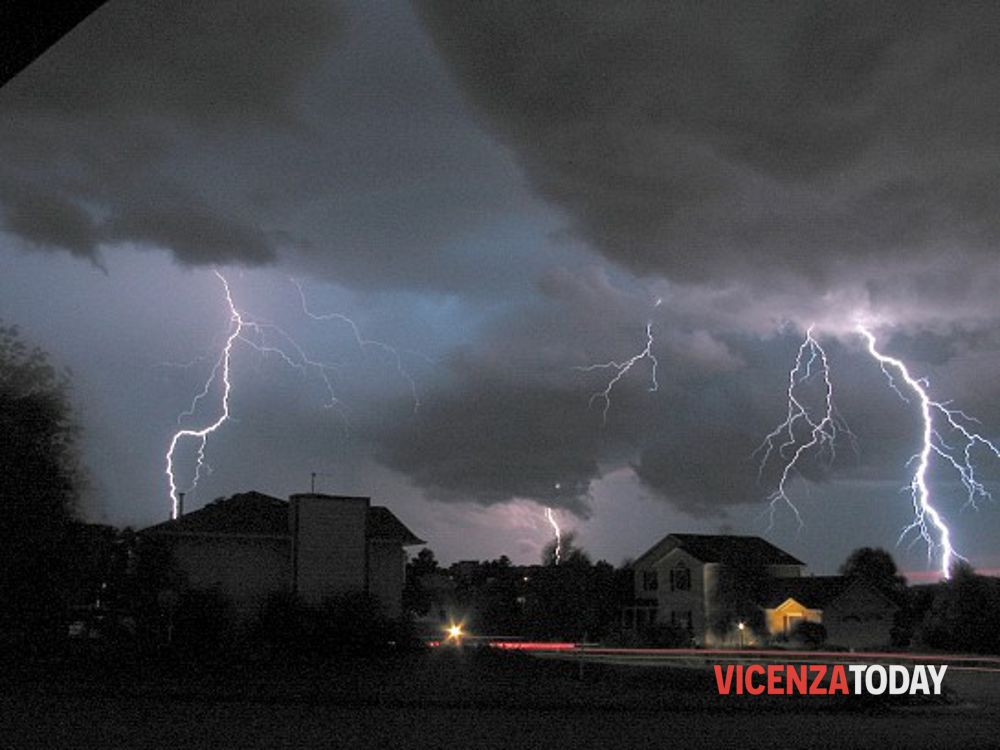 Temporali e raffiche di vento, nuova allerta in Veneto
