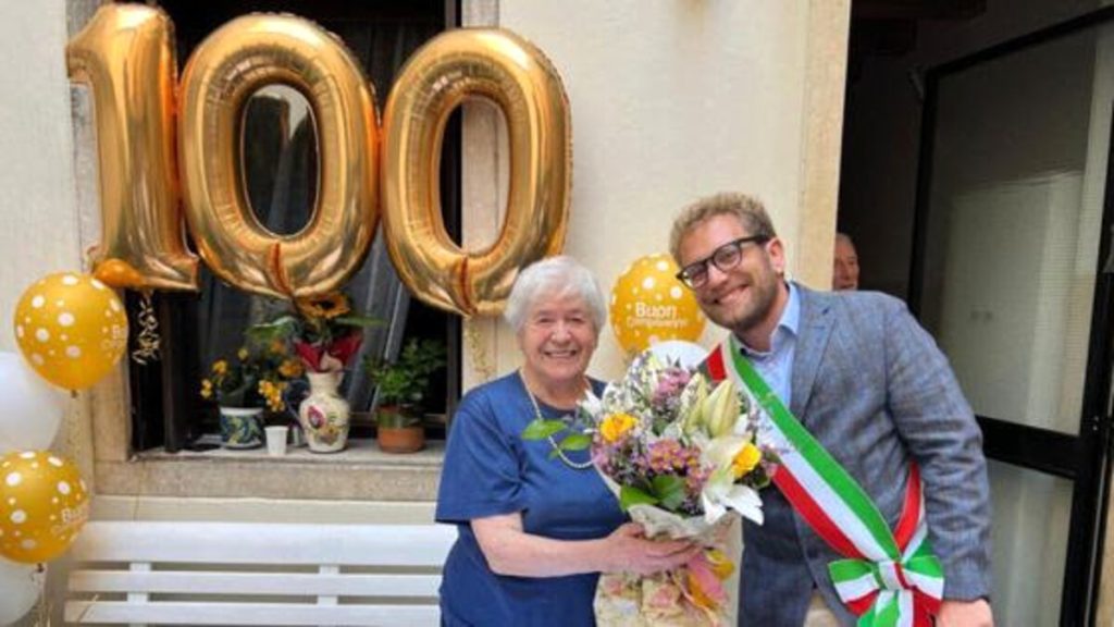 Teresa taglia il traguardo dei 100, gli auguri del sindaco Possamai