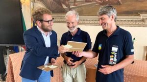 Mario Vielmo e Tarciso Bellò a palazzo Trissino, l'omaggio della città ai due alpinisti