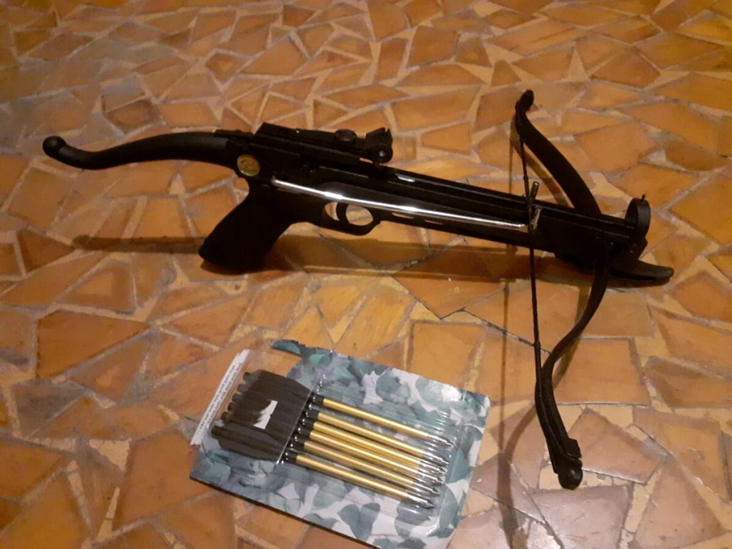 A caccia con la balestra, bracconiere finisce davanti al giudice