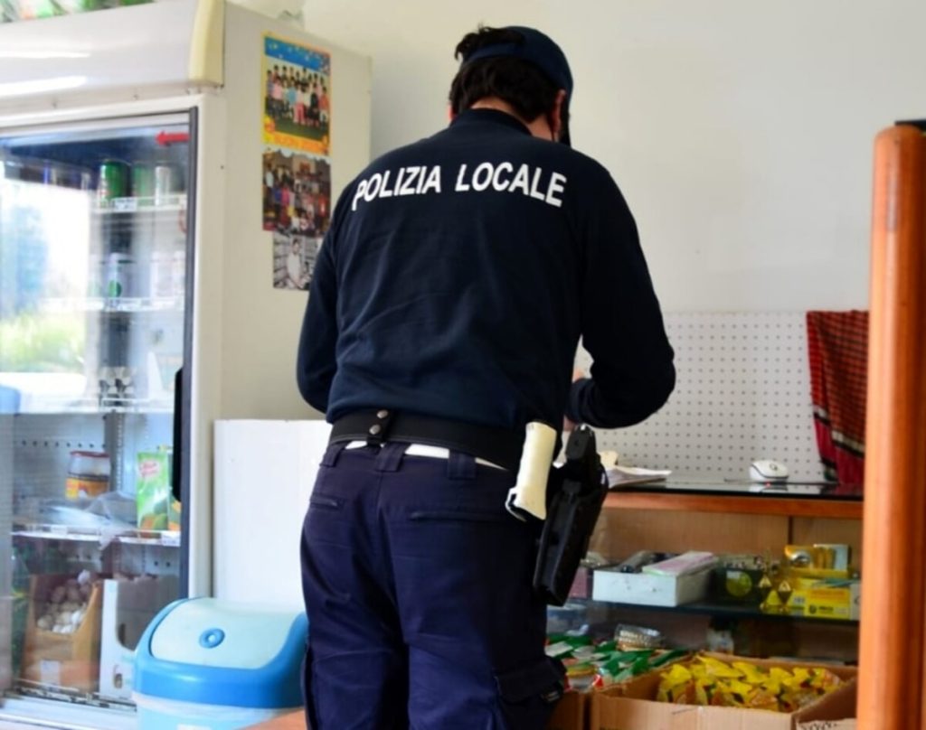 “Frutta e verdura” senza vetrine: scatta la chiusura