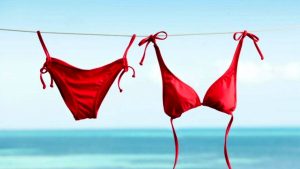 Come lavare il costume da bagno: i trucchi per non rovinarlo