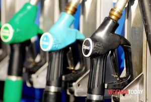Caro carburanti, blitz delle Fiamme gialle: 12 pompe irregolari