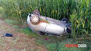 Neopatentata finisce fuori strada con l'auto: guidava con un tasso alcolemico tre volte il consentito