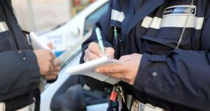 Occupazione abusiva di suolo pubblico e schiamazzi, multato un bar del centro