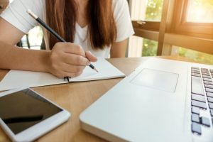 Come scrivere un riassunto in modo veloce ed efficiente