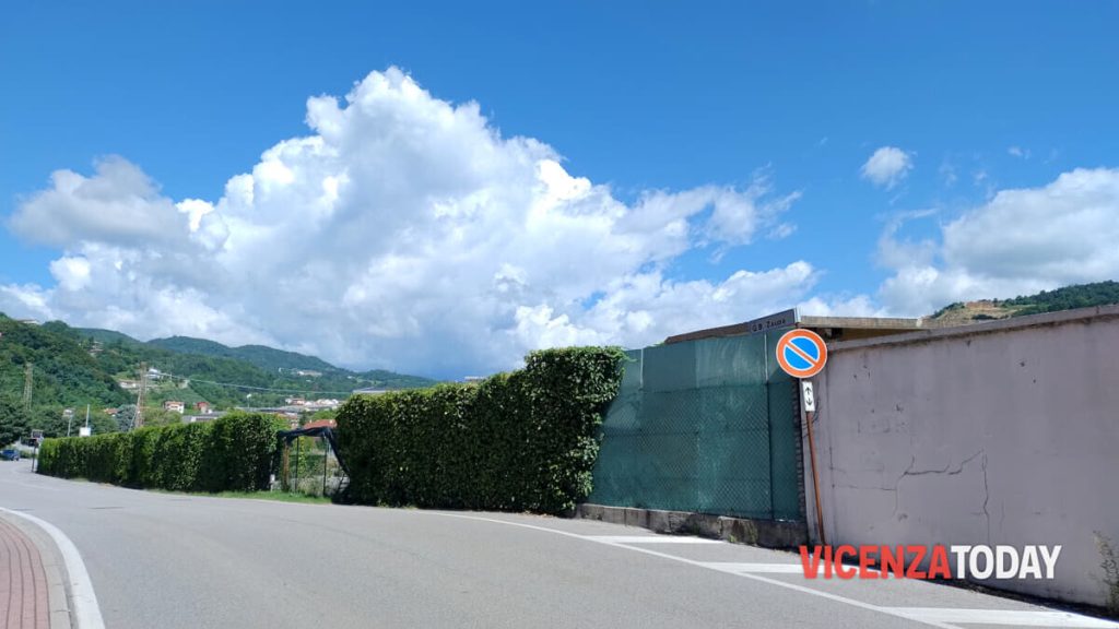 Gasolio nella roggia? «Indecente il mancato intervento di Arpav»