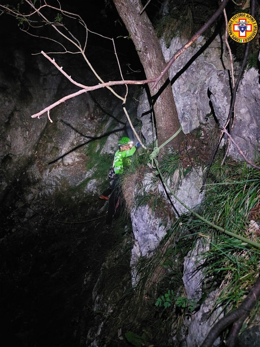 Non rientra dopo l'escursione, 68enne trovato senza vita dal Soccorso alpino