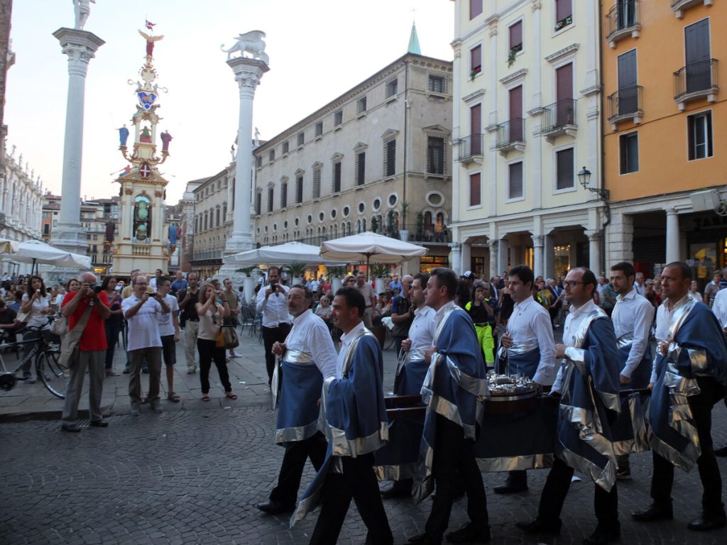 Gioiello di Vicenza, decimo trasporto verso il Santuario di Monte Berico