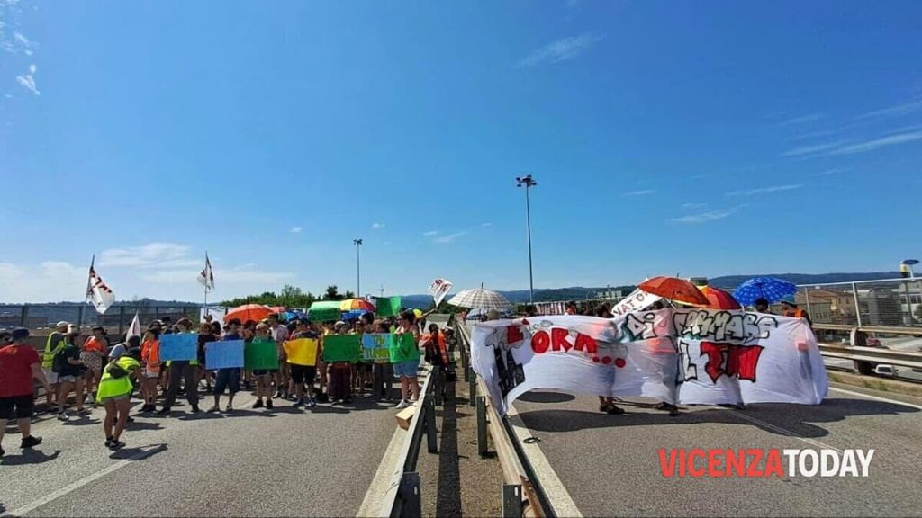 Sit-in contro la multa da 40mila inflitta ai no Tav