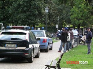 Aveva indosso tredici grammi di eroina: i vigili urbani lo arrestano