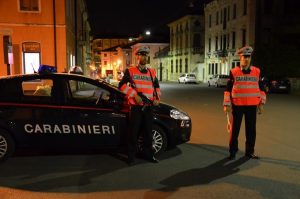 Carte di credito sottratte e armi in auto: piovono denunce