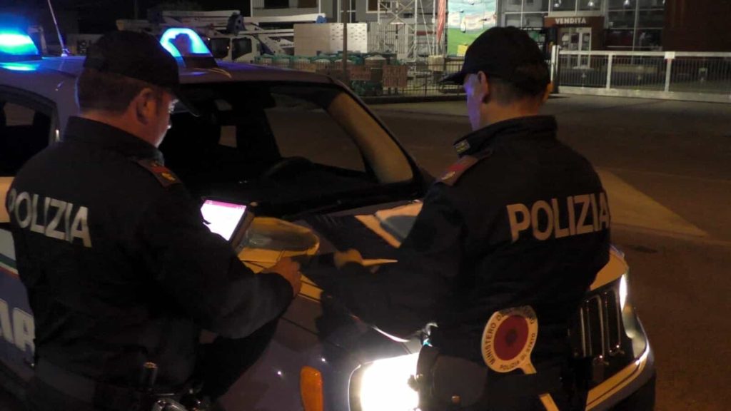 Giovane molestata al bar, pluripregiudicato espulso dopo denuncia e Avviso orale