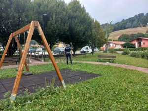 Spaccio al parco, denunciato un 22enne