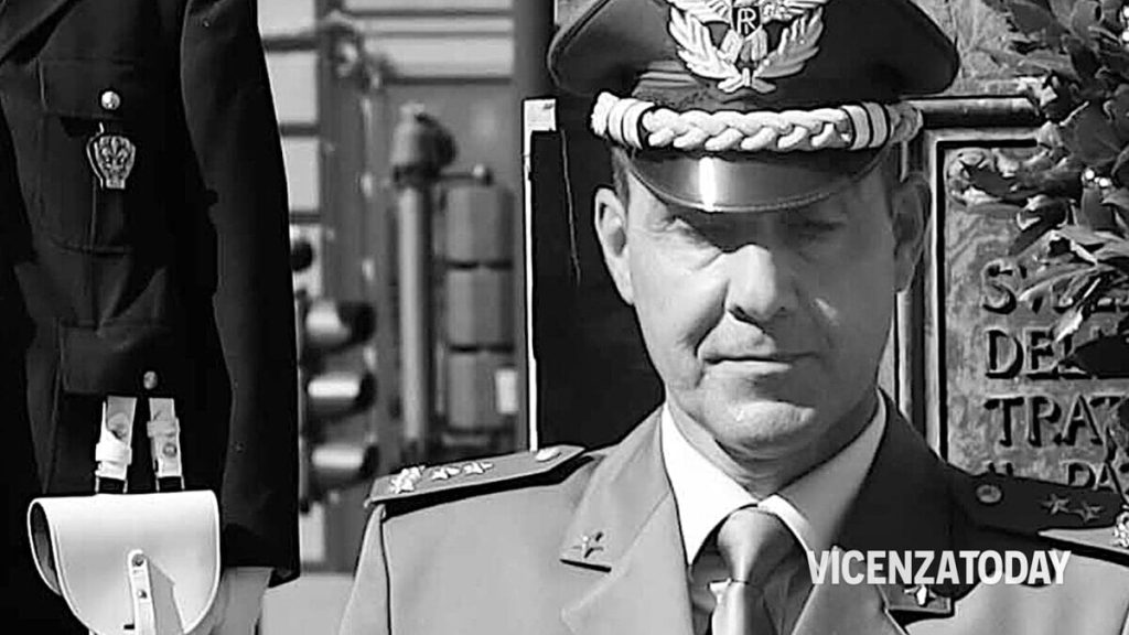 «Vannacci al contrario: stroncatura senza pregiudizi di un libro comicamente tragico»