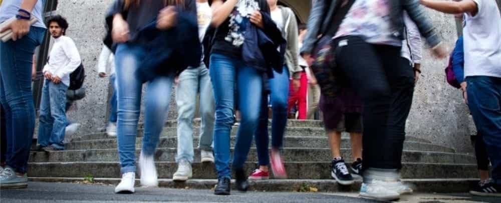 Scuola troppo cara, studenti in presidio: "Non me la posso permettere"