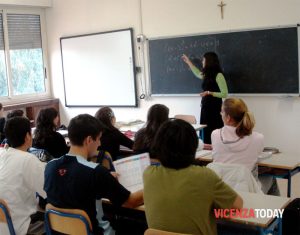 Scuola, prima campanella: “Studiate e divertitevi”