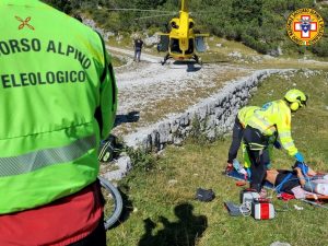 Ciclista infortunata a Campo Gallina, 60enne recuperata dal Soccorso alpina