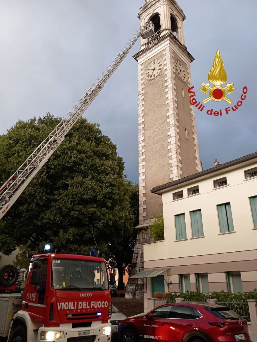 Sospetto incendio al campanile di Magrè, allarme rientrato