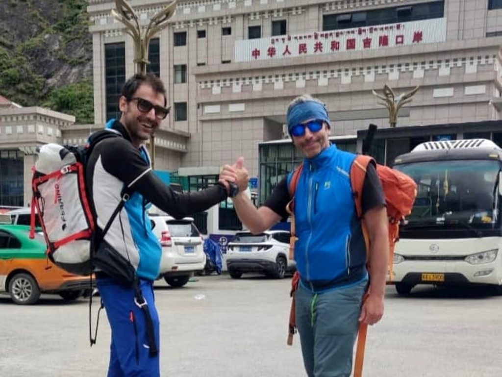 Quattro morti nella tragedia sullo Shisha Pangma, il governo cinese chiude la spedizioni: avventura finita per Mario Vielmo