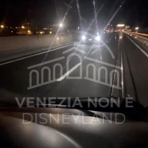 Auto contromano sul Ponte della Libertà: alla guida un militare della Ederle | VIDEO