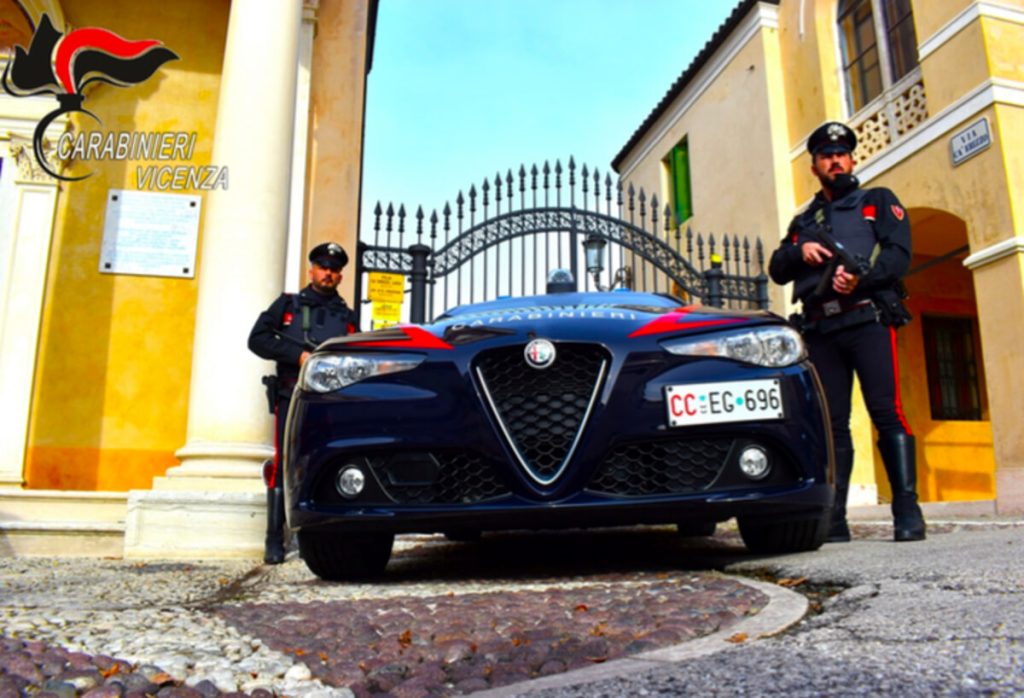 Sorpresi con pezzi di una moto rubata, giovani denunciati