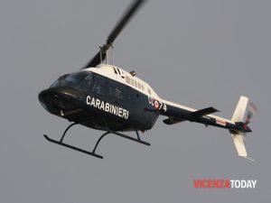 Carabinieri in azione in tutta la provincia con 20 pattuglie, forestali ed elicottero.