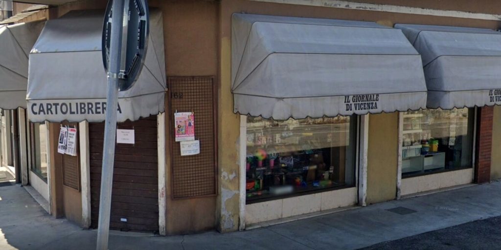 Rapina con la mazza da baseball in cartoleria, arrestati i responsabili
