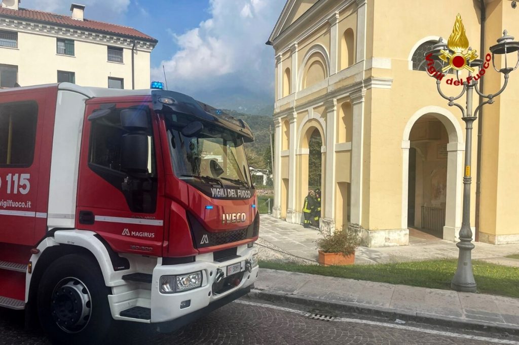 Fumo in chiesa, il sacrestano lancia l'allarme