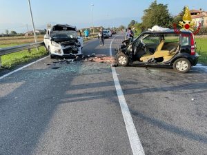Schianto tra auto lungo la Sp349: tre i feriti
