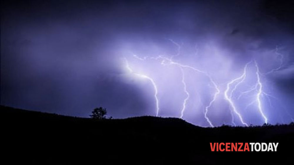 Temporali e vento forte, allerta gialla in Veneto
