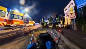 Schianto auto-camion, grave un automobilista