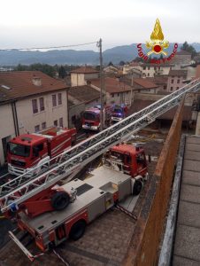 Rogo all’alba, l’incendio distrugge un ristorante e un appartamento