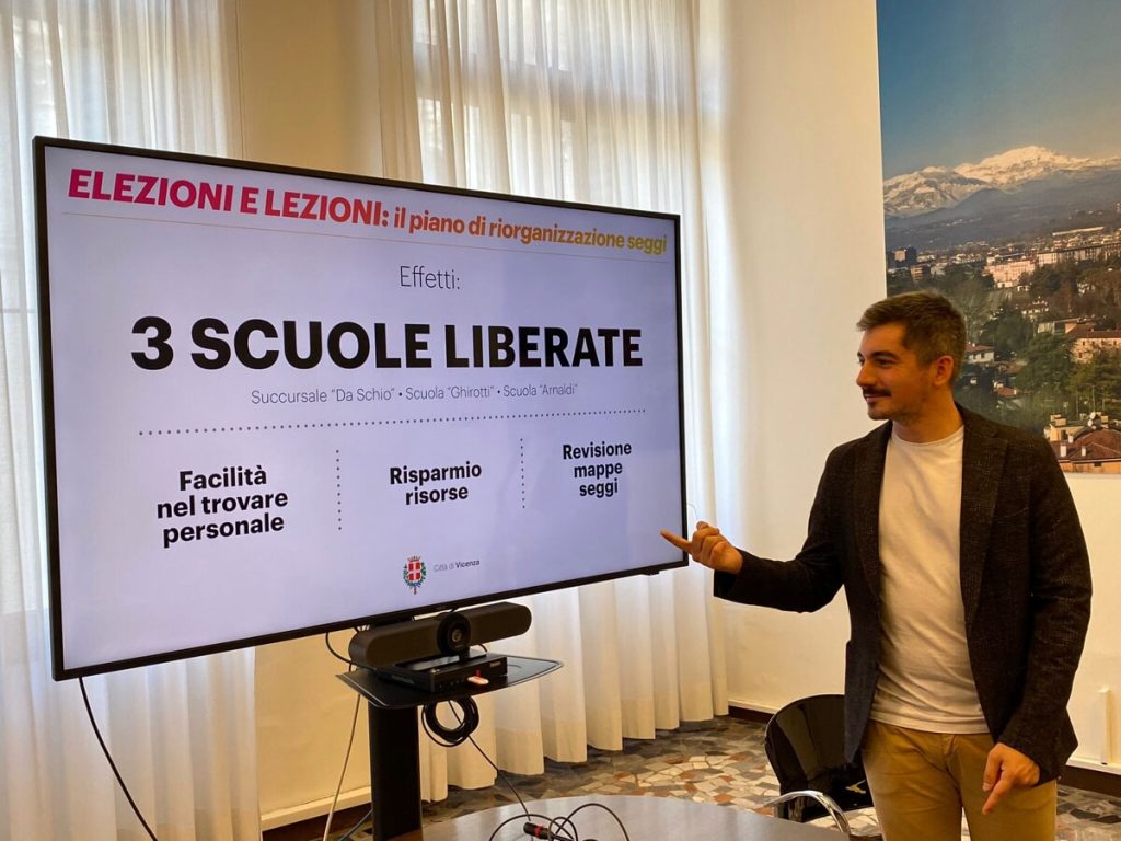 Via i seggi elettorali dalle scuole Ghirotti, Arnaldi e Da Schio