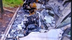 Incendiate le auto di una coppia, il piromane era l'ex compagno della donna