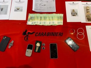 Anziani truffati, sequestrati alla banda Rolex e gioielli per 200mila euro