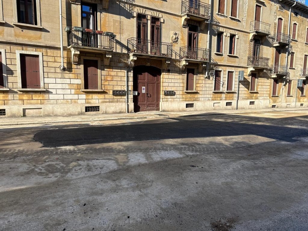 Voragine in contrà Porta Nova, ripristinato il cedimento