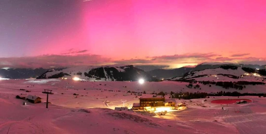 L'Aurora boreale nel vicentino e in Veneto, guarda le foto straordinarie