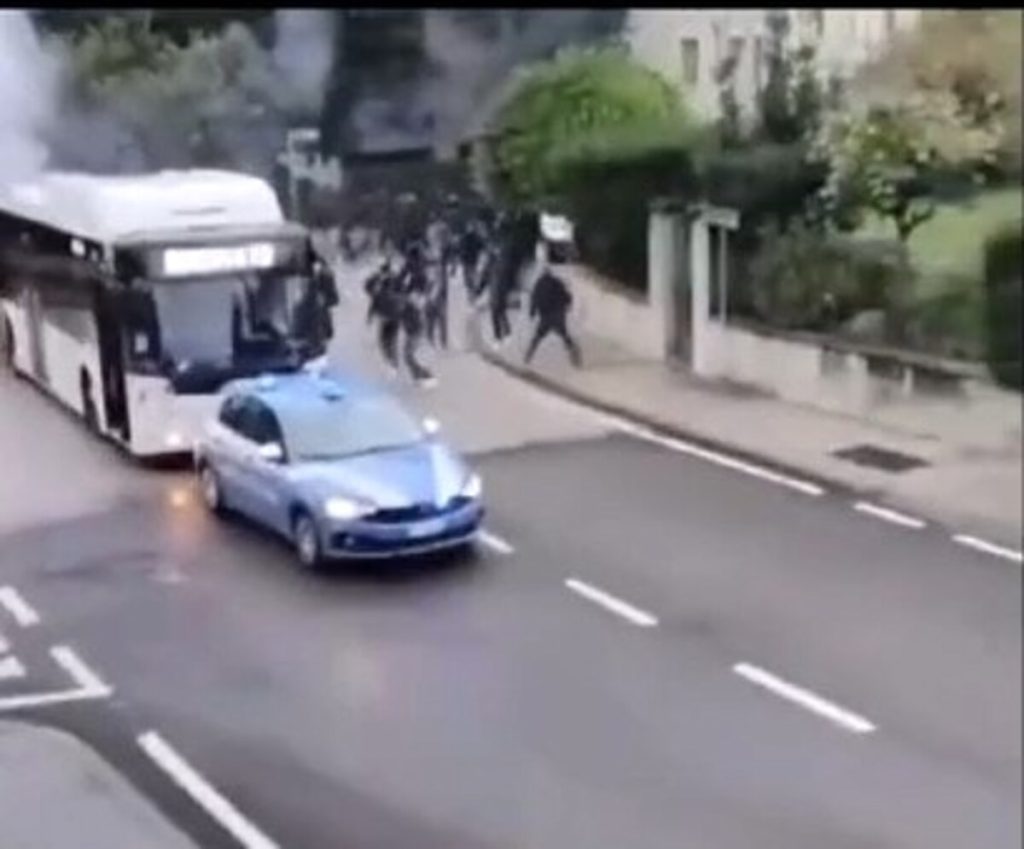 Assalto al bus dopo Vicenza-Padova, sette Daspo
