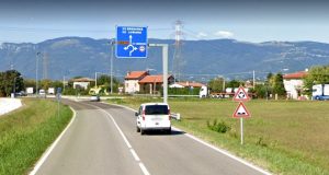Trovato agonizzante sul ciglio della strada, è giallo sulla morte di un ciclista