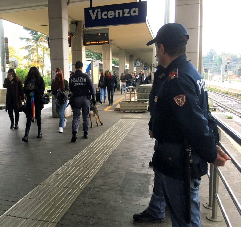 Ponte Ognissanti, controlli in stazione: recuperato un involucro di hashish